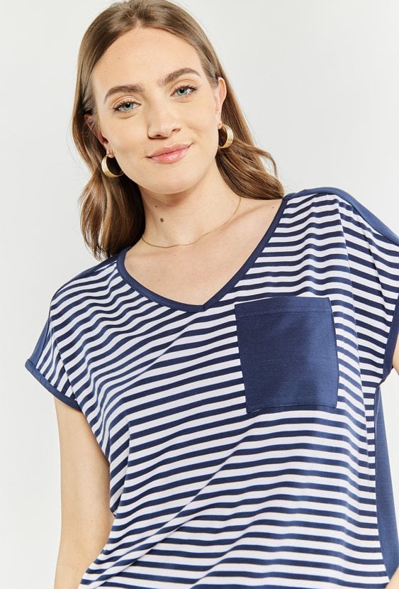 T-shirt damski z kieszonką