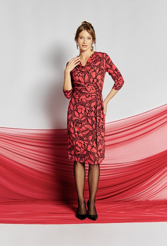 Sukienka z kwiatowym wzorem