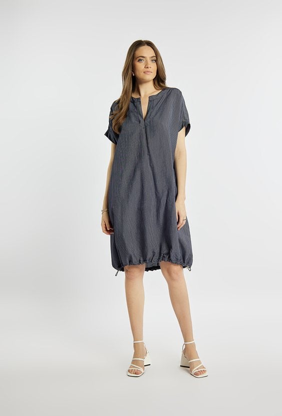 Luźna sukienka z wiskozy