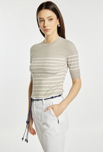 Sweter w paski