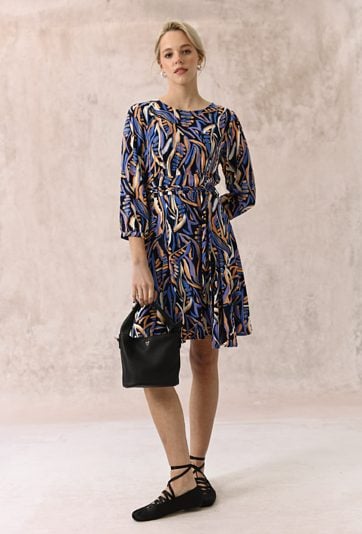 Wiskozowa sukienka w energetyczny print