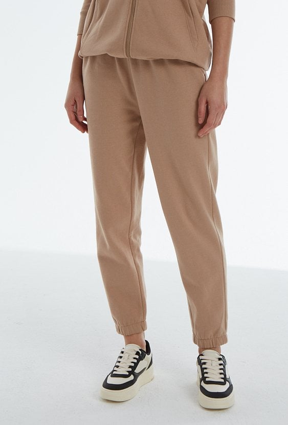 Spodnie z prostą nogawką