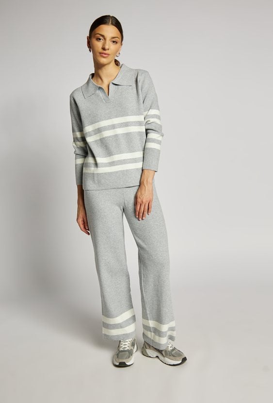 Sweter damski w paski