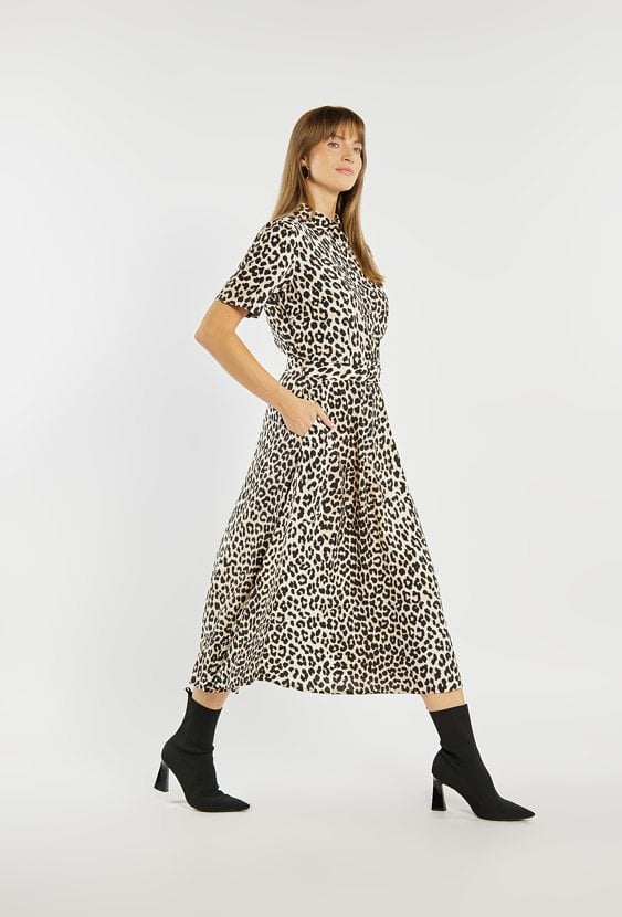 Sukienka ze zwierzęcym wzorem