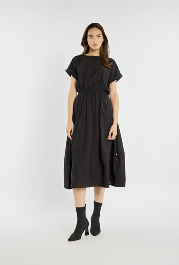 Sukienka midi z kieszeniami