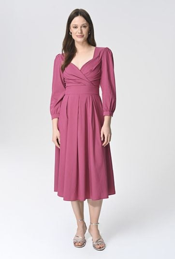 Romantyczna sukienka o rozkloszowanym kroju