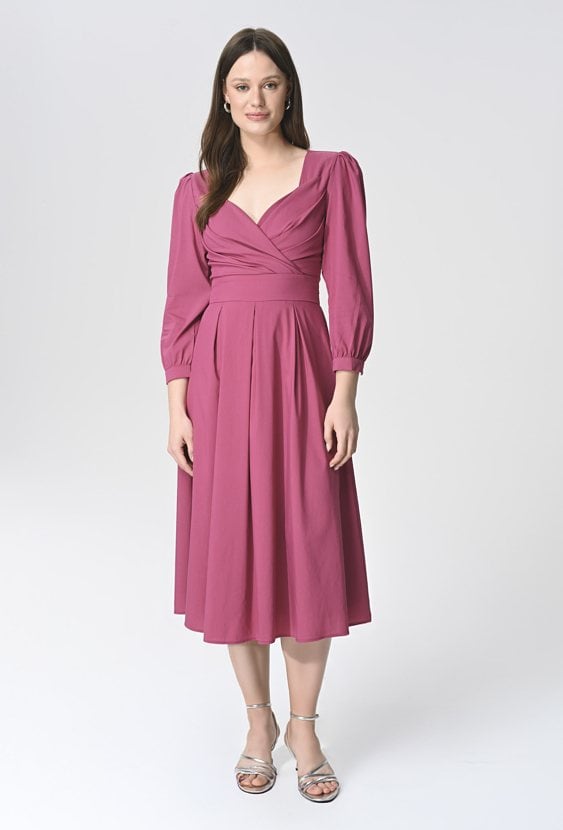 Romantyczna sukienka o rozkloszowanym kroju