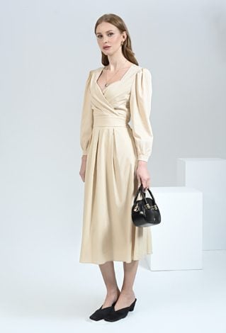 Romantyczna sukienka o rozkloszowanym kroju