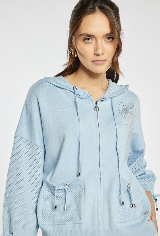 Ażurowy sweter z kapturem