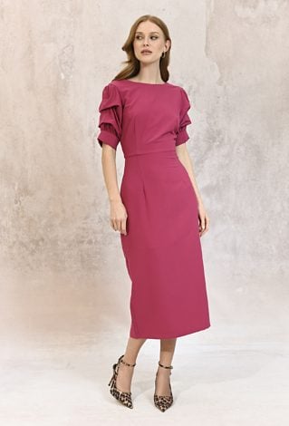 Sukienka z odkrytymi plecami