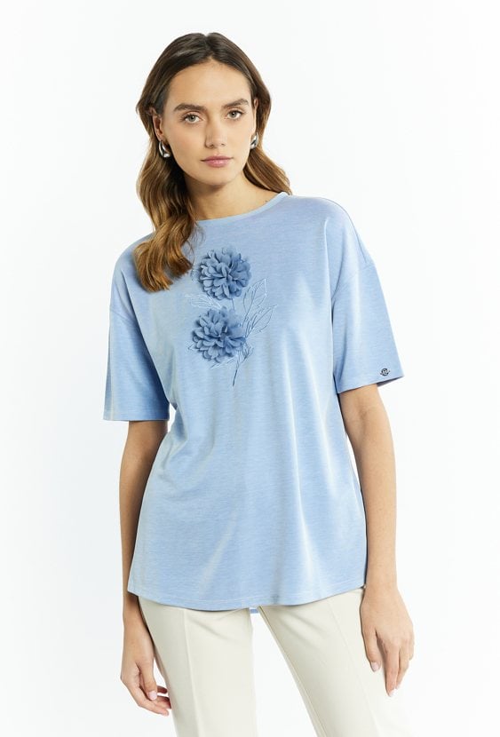 Bluzka damska z ciekawą aplikacją