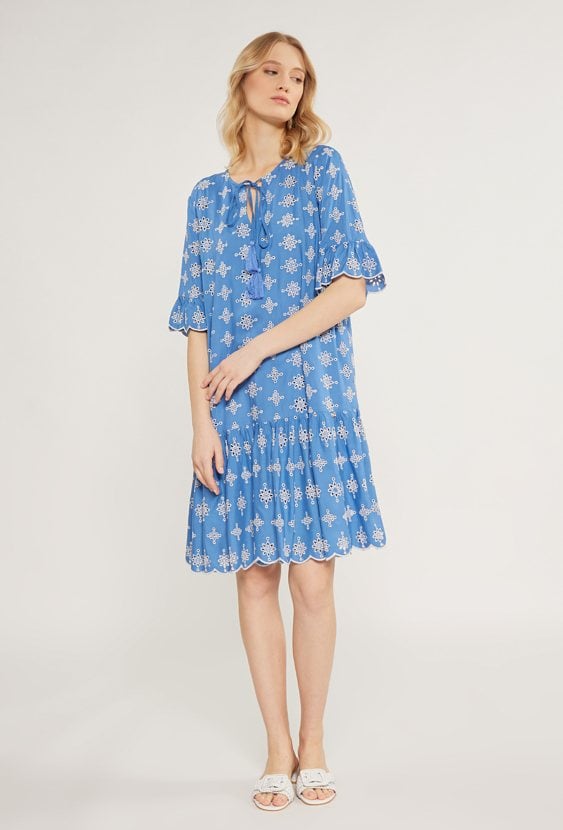 Ażurowa sukienka damska z falbanką