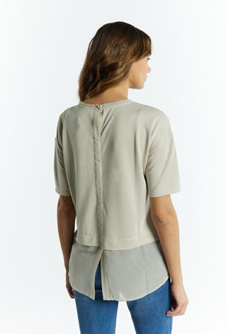 Bluzka damska z ciekawą aplikacją