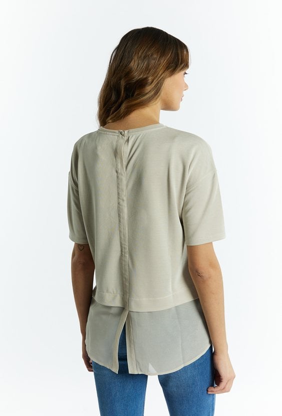 Bluzka damska z ciekawą aplikacją