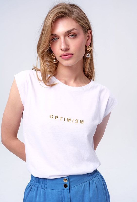 Biały T-shirt ze złotym napisem