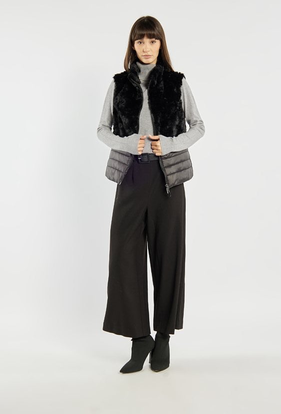 Kamizelka z łączonych materiałów