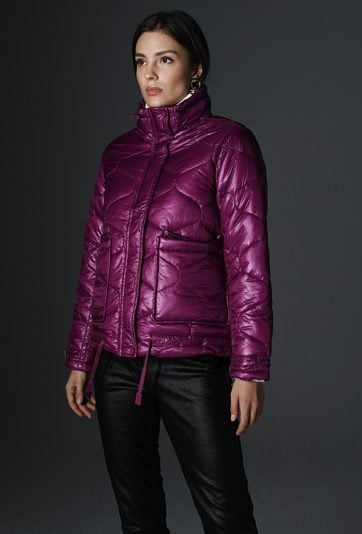 Kurtka damska z wysokim kołnierzem