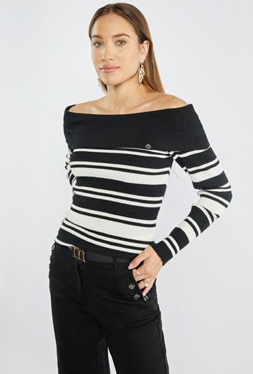 Sweter z odkrytymi ramionami