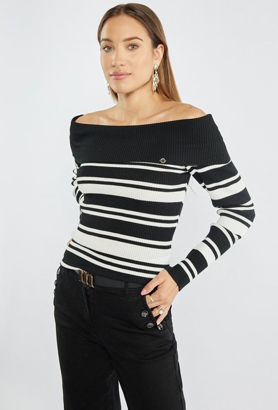 Sweter z odkrytymi ramionami