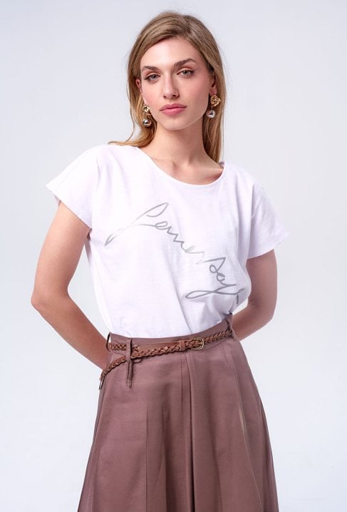 Biały T-shirt z napisem femestage