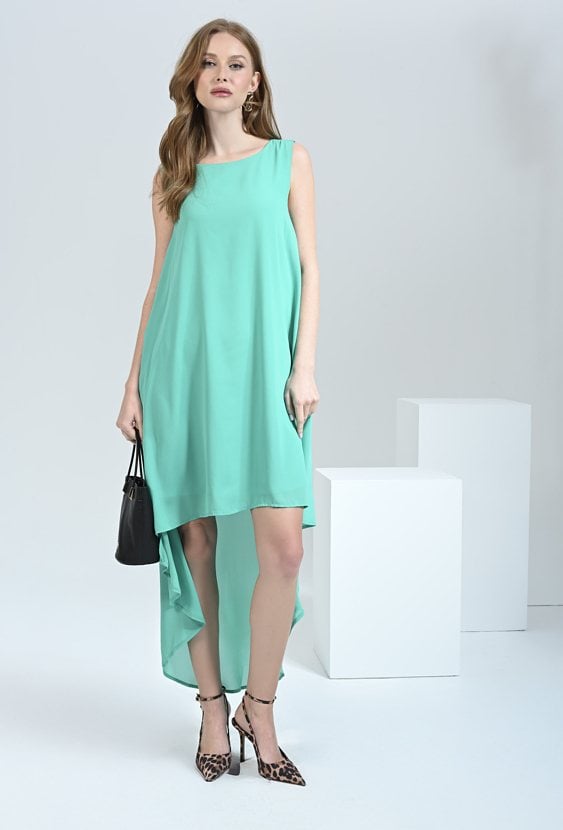 Zwiewna sukienka z dłuższym tyłem