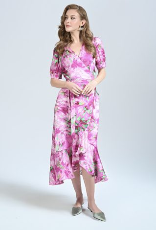 Sukienka ze zwiewnej tkaniny z falbana