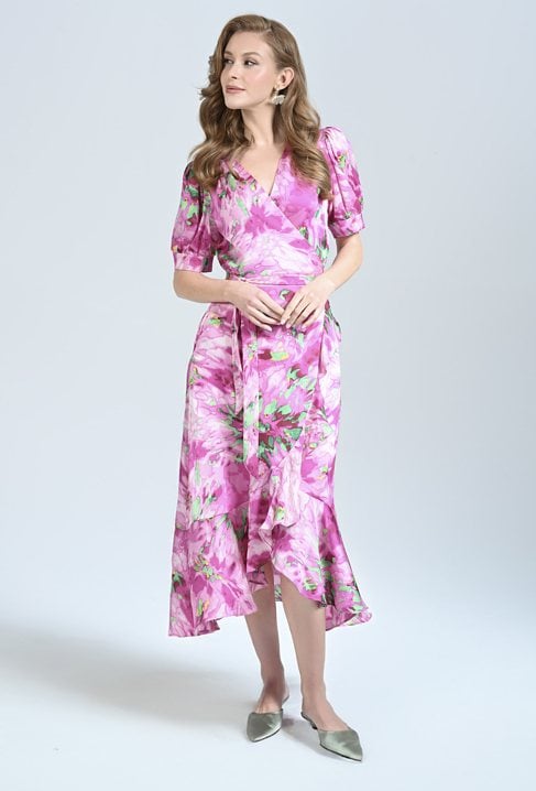 Sukienka ze zwiewnej tkaniny z falbana