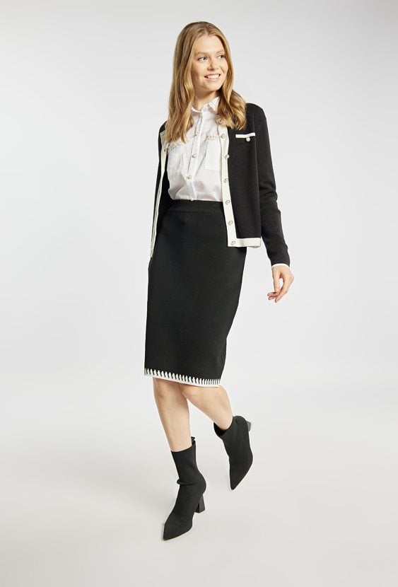 Dzianinowa spódnica midi