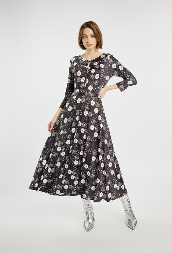 Sukienka midi z paskiem