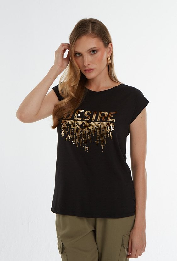 Czarny t-shirt ze złotą aplikacją
