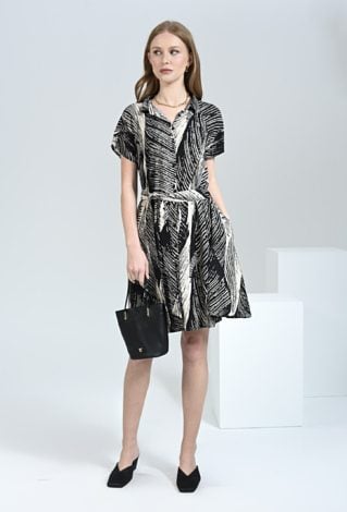 Sukienka o prostym fasonie z wiskozy