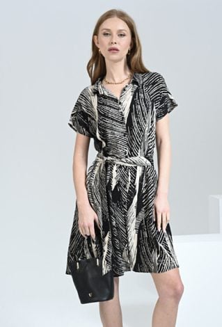 Sukienka o prostym fasonie z wiskozy