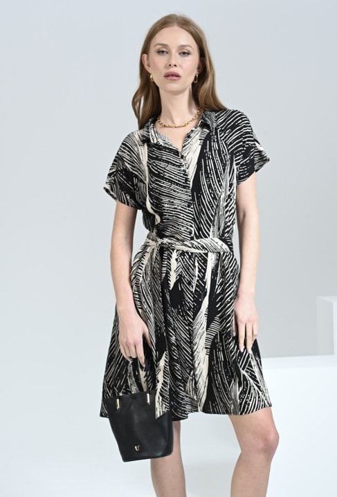 Sukienka o prostym fasonie z wiskozy