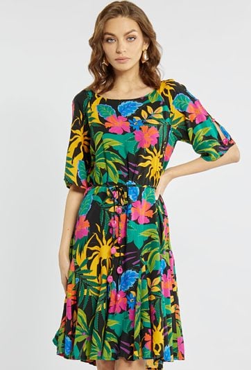 Sukienka z tropikalnym wzorem