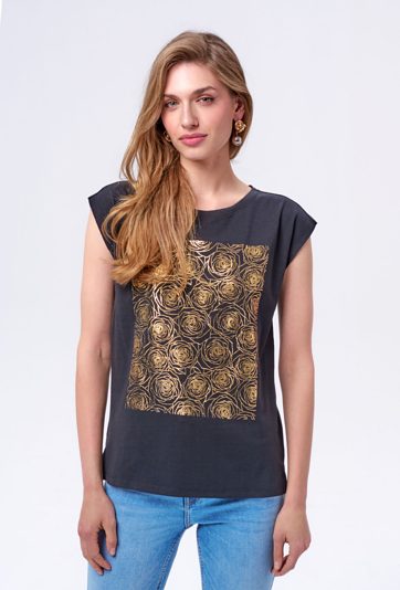 Czarny T-shirt ze złotą aplikacją
