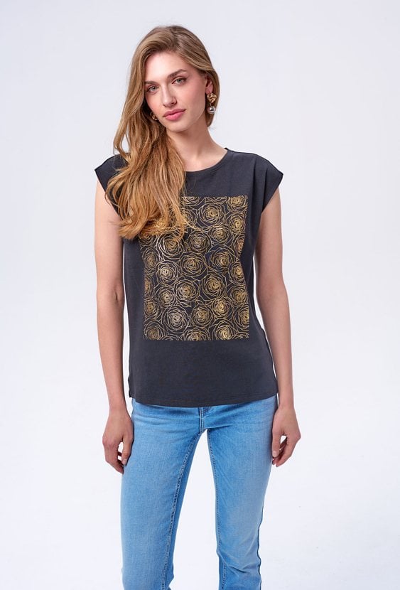 Czarny T-shirt ze złotą aplikacją