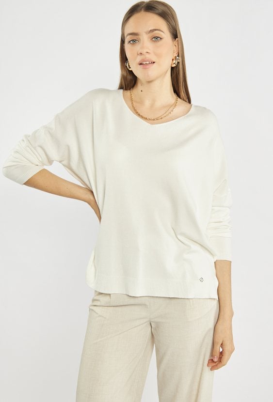 Sweter o luźnym kroju