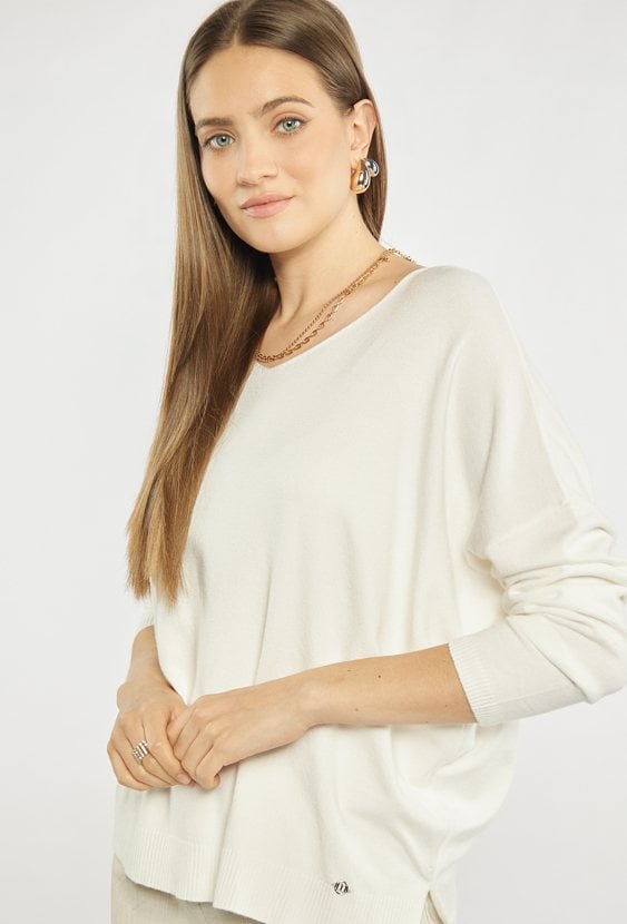 Sweter o luźnym kroju