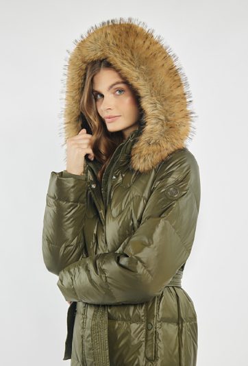 Puchowy płaszcz z wiązaniem