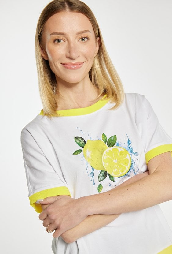T-shirt z letnim wzorem