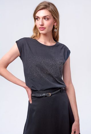 Czarny T-shirt z dżetową aplikacją