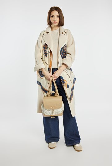 Damski plecak z ciekawym wzorem