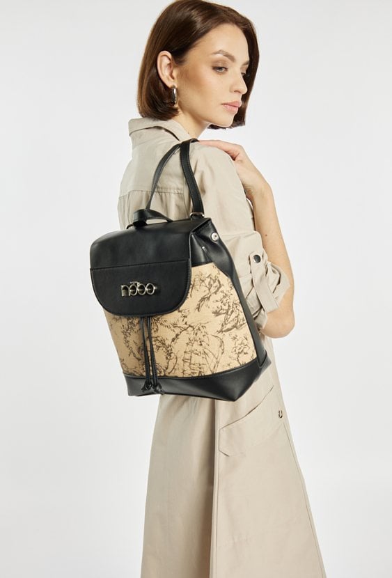 Damski plecak z ciekawym wzorem