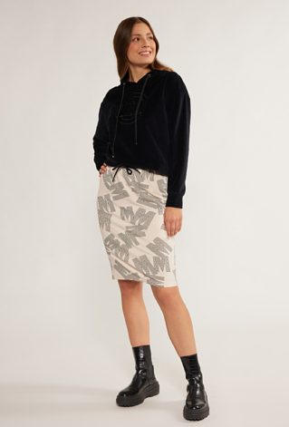 Ołówkowa spódnica z logo