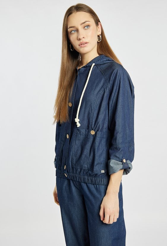 Jeansowa kurtka z kapturem