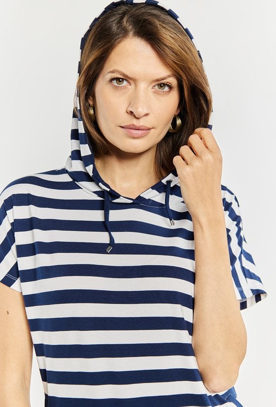 T-shirt damski z kapturem