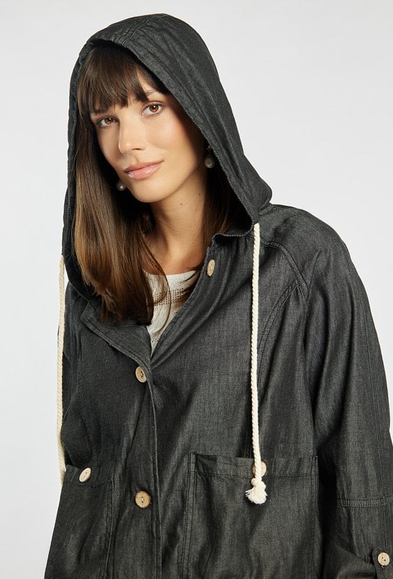 Jeansowa kurtka z kapturem