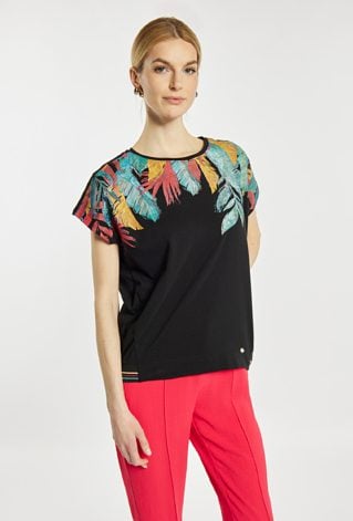 T-shirt z wyrazistym wzorem