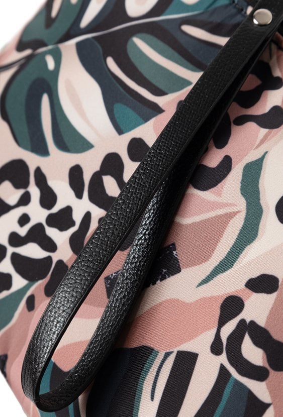 Małe etui Nobo w egzotyczny print