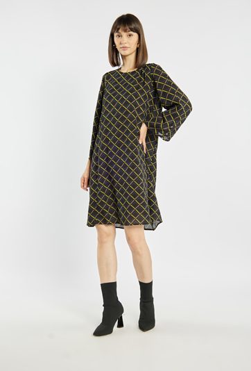 Sukienka o luźnym kroju